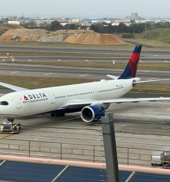 delta flight dl275 diverted lax