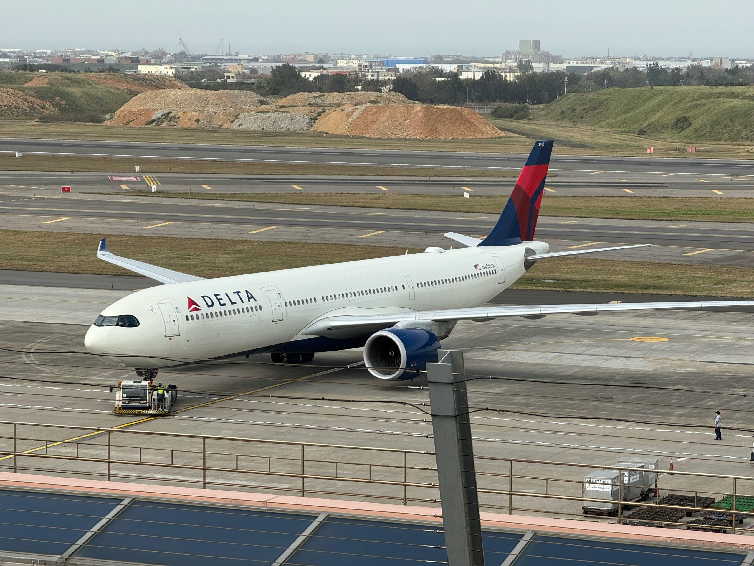 delta flight dl275 diverted lax
